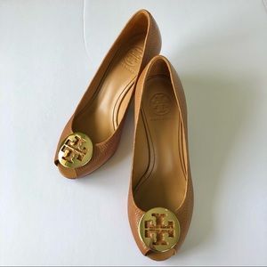 Tory Burch Peep Toe Wedge Heels - Royal Tan/Gold - Size 7